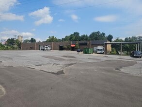 1551 S Wilcox Dr, Kingsport, TN for lease Interior Photo- Image 2 of 4