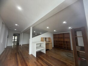 213 Bay St, Brighton-Le-Sands for lease Interior Photo- Image 2 of 3