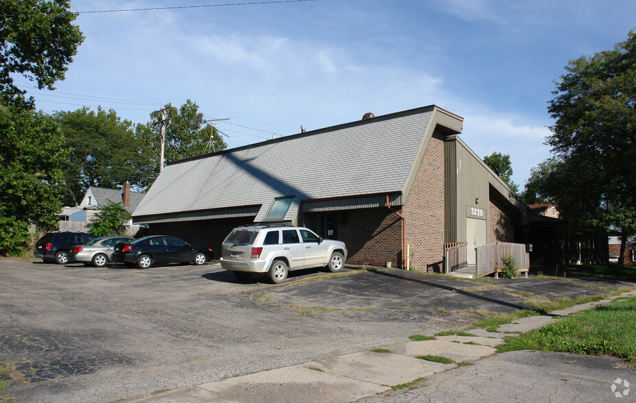 3230 S Pennsylvania Ave, Lansing, MI for sale - Primary Photo - Image 1 of 6