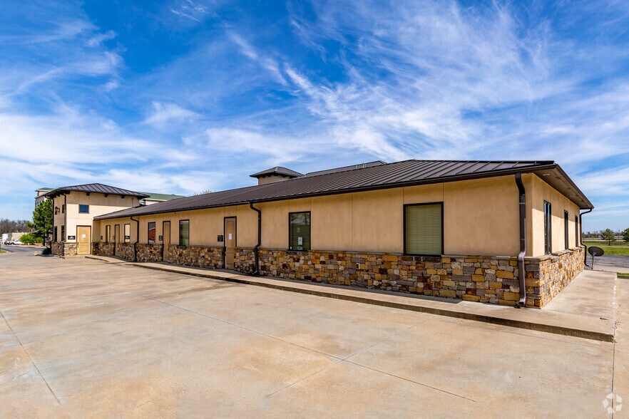 10106 E 79th St, Tulsa, OK for sale - Building Photo - Image 2 of 10