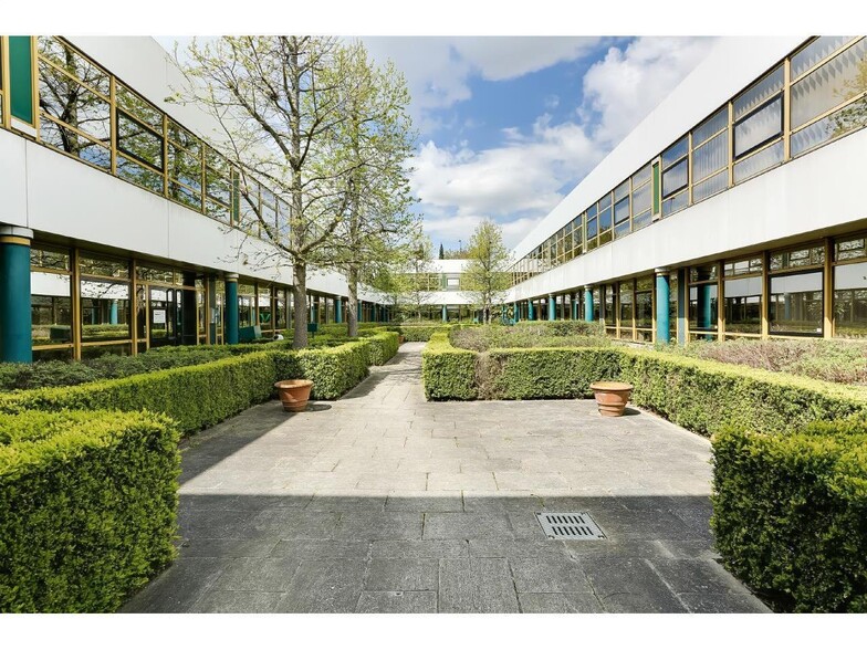 Flex in Villepinte for lease - Building Photo - Image 3 of 16