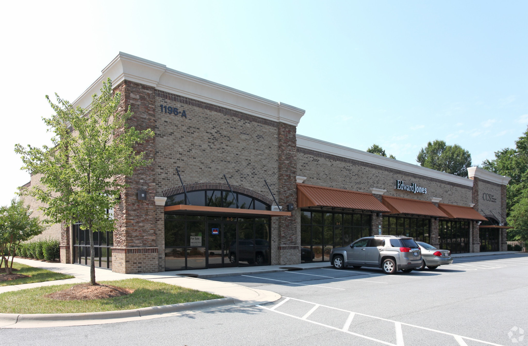 1196 Pleasant Ridge Rd, Greensboro, NC for lease Primary Photo- Image 1 of 27