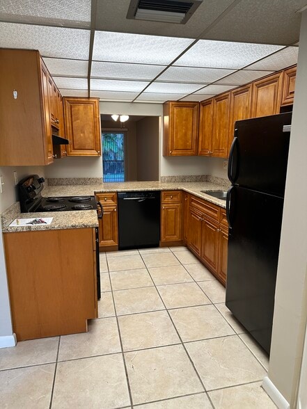 960 Morningside Dr, Naples, FL for sale - Building Photo - Image 3 of 10