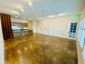 967 Academy, New Braunfels, TX à louer Photo intérieure- Image 2 de 8