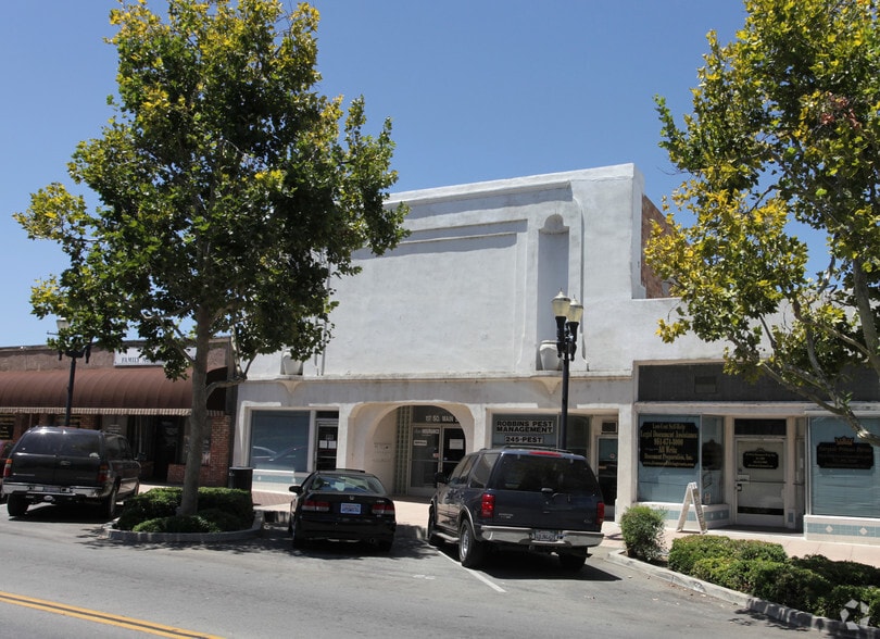 117 S Main St, Lake Elsinore, CA for lease - Primary Photo - Image 1 of 3