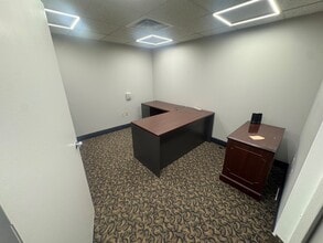 5 Allegheny Ave, Towson, MD for lease Interior Photo- Image 2 of 4