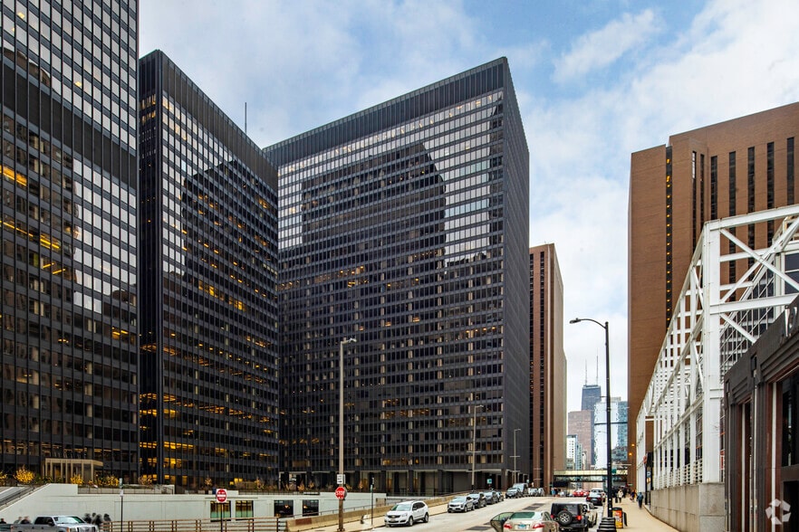 233 N Michigan Ave, Chicago, IL à louer - Photo du bâtiment - Image 3 de 6
