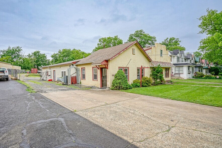 3459 Norwood Ave, Pennsauken, NJ à vendre - Photo du bâtiment - Image 3 de 36