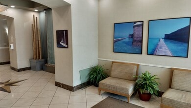 5803 NW 151st St, Miami Lakes, FL à louer Photo intérieure- Image 2 de 20
