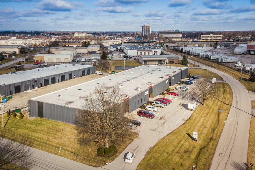 1814-1828 Laser Ln, Louisville, KY for lease - Building Photo - Image 3 of 8
