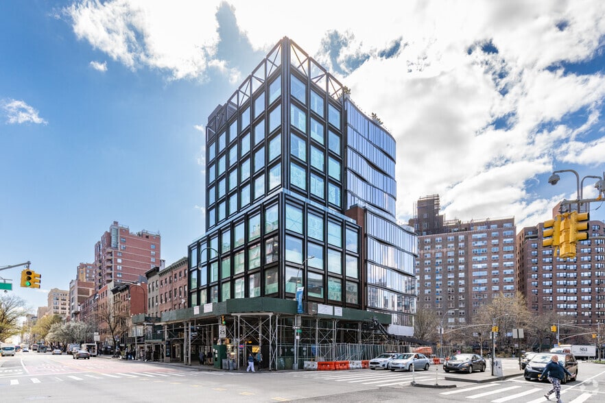 122 Greenwich Ave, New York, NY for lease - Building Photo - Image 2 of 4