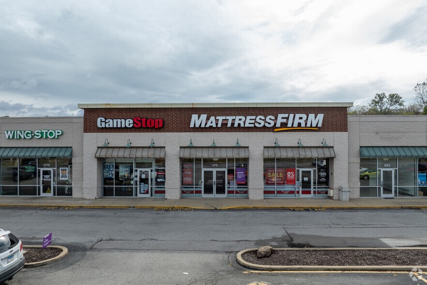 309-319 Homer M Adams Pky, Alton, IL à louer - Photo du bâtiment - Image 2 de 6