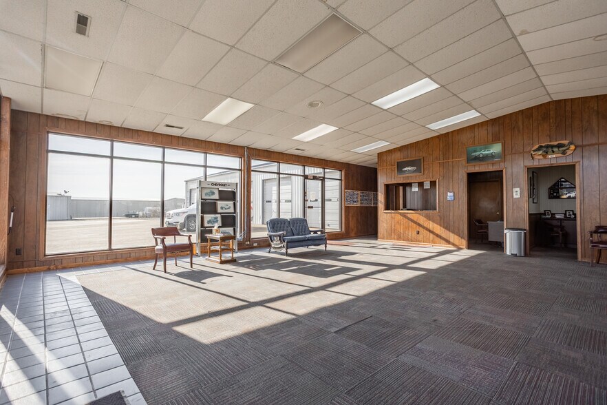 3111 S Springfield Ave, Bolivar, MO à vendre - Photo du bâtiment - Image 3 de 18