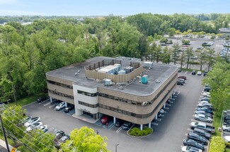 Plus de détails pour 30 W Century Rd, Paramus, NJ - Bureau à vendre