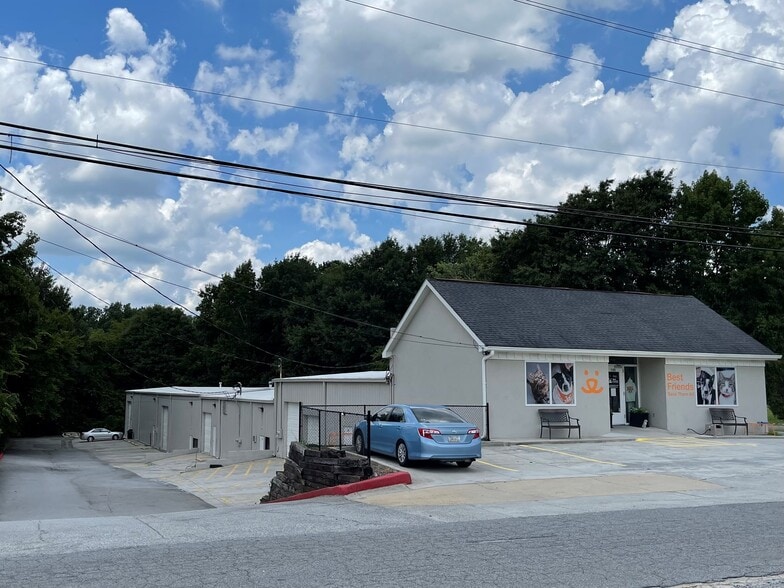 1692 Oak St, Marietta, GA for sale - Primary Photo - Image 1 of 3