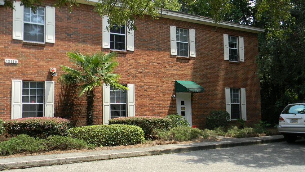 1311 N Paul Russell Rd, Tallahassee, FL à louer - Photo du bâtiment - Image 2 de 7