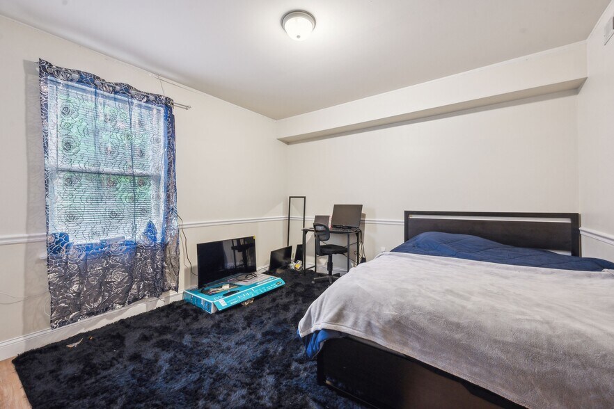 1700 Cecil B Moore Avenue Portfolio portefeuille de 2 propriétés à vendre sur LoopNet.ca - Photo du bâtiment - Image 2 de 6