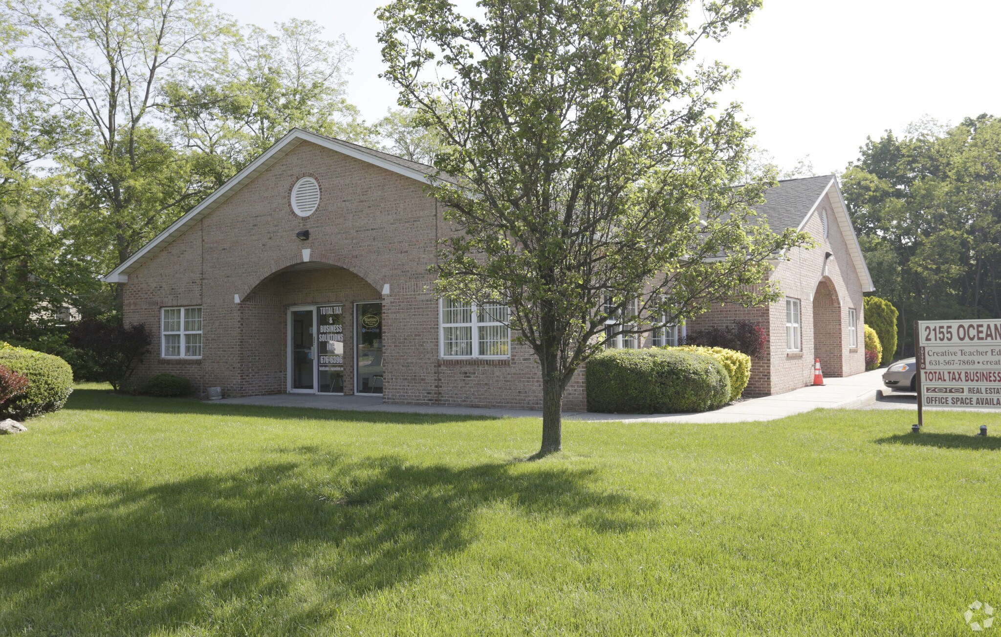 2155 Ocean Ave, Ronkonkoma, NY à louer Photo principale- Image 1 de 9