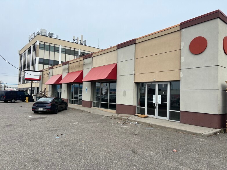 660 Rockaway Tpke, Lawrence, NY à louer - Photo du bâtiment - Image 2 de 5