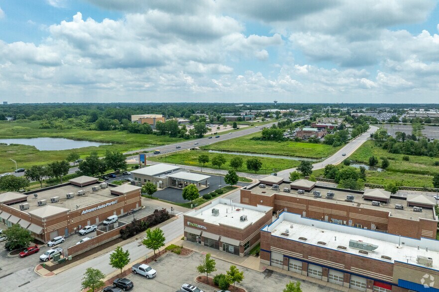 849-853 N Randall Rd, Batavia, IL à vendre - Photo du bâtiment - Image 3 de 4