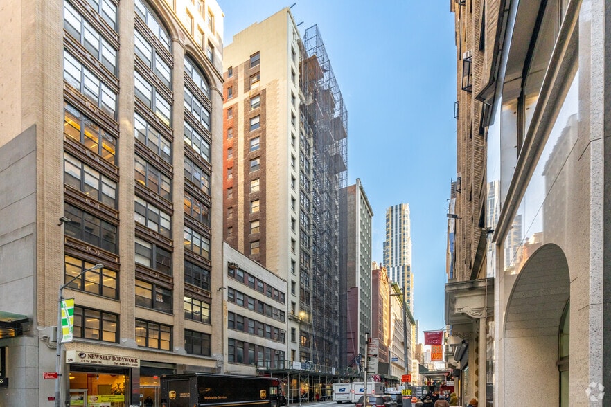 29 W 38th St, New York, NY for lease - Building Photo - Image 1 of 2