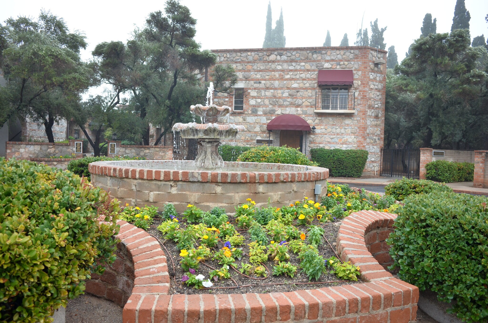 6300 E El Dorado Cir, Tucson, AZ à louer Photo principale- Image 1 de 12