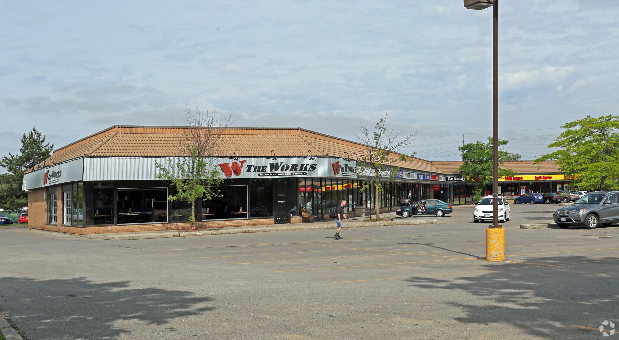 1798 Liverpool Rd, Pickering, ON à vendre Photo principale- Image 1 de 1