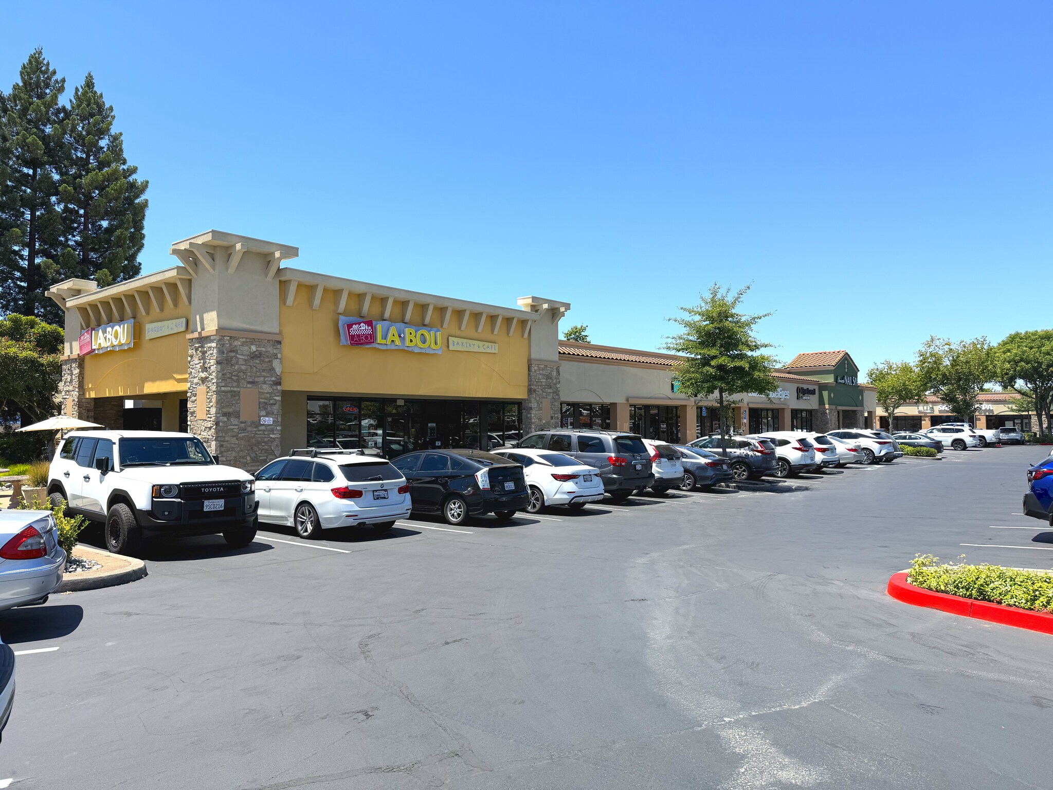 404 Blue Ravine Rd, Folsom, CA for sale Primary Photo- Image 1 of 2