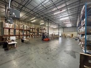 1900-1928 Garner Station Blvd, Raleigh, NC à louer Photo intérieure- Image 2 de 4