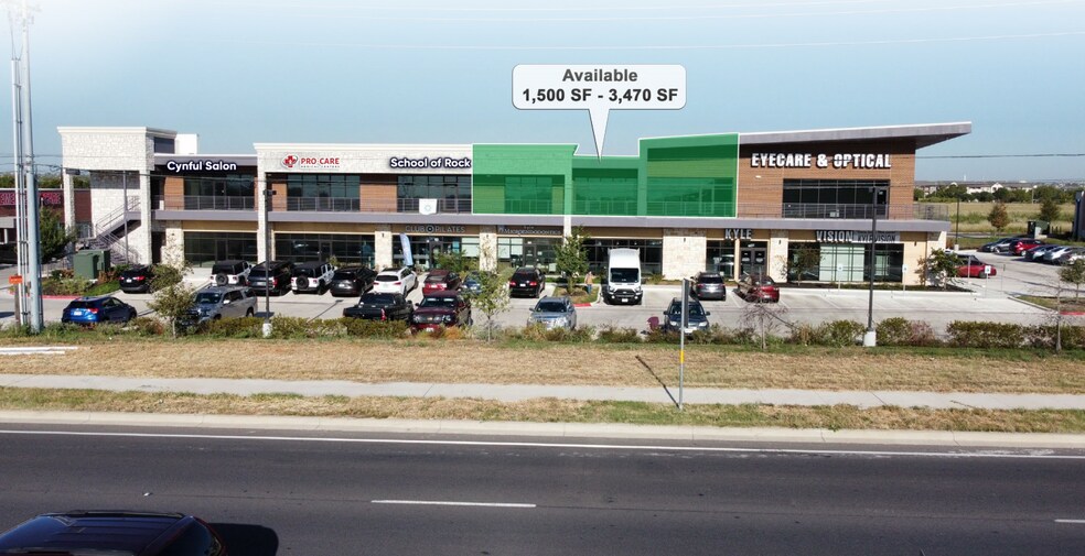 5581 KYLE CENTER Dr, Kyle, TX à louer - Photo du bâtiment - Image 1 de 5