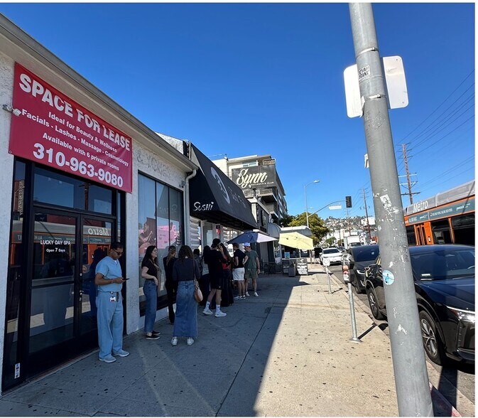 337-355 N La Cienega Blvd, Los Angeles, CA à louer - Photo du bâtiment - Image 3 de 25