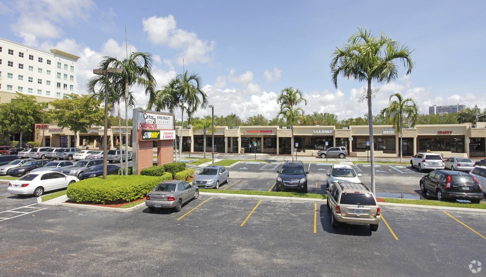3405-3495 NE 163rd St, North Miami Beach, FL à louer - Photo du bâtiment - Image 3 de 6