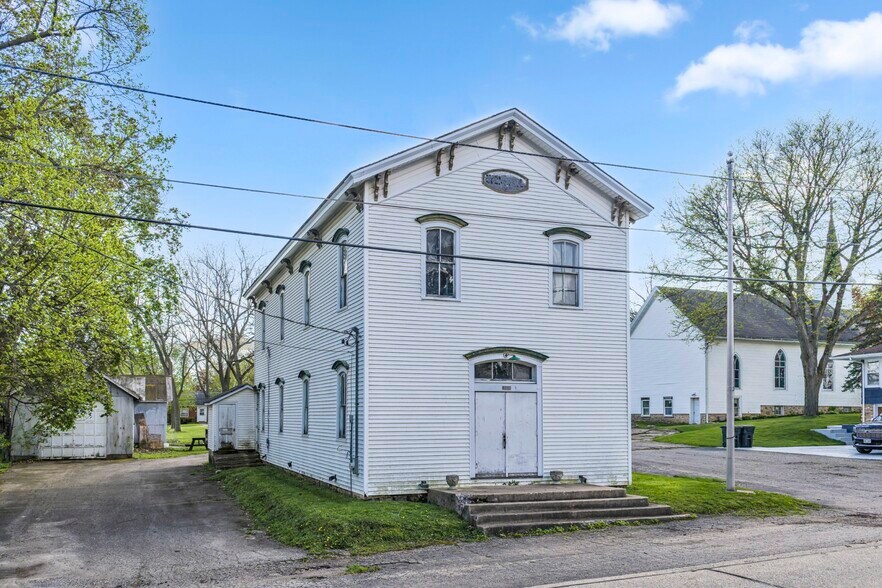 6101 Lyons St, Burlington, WI à vendre - Photo du bâtiment - Image 3 de 43