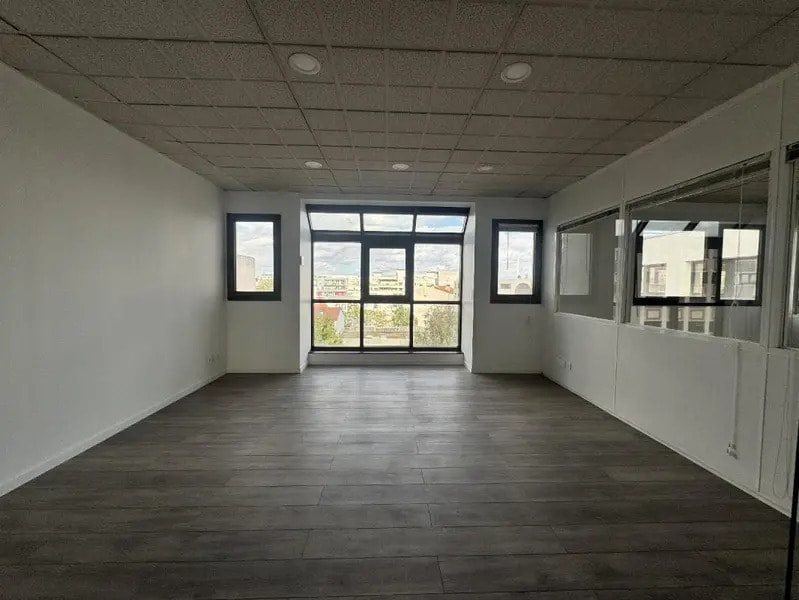 5 Rue Maurice Grandcoing, Ivry-sur-Seine for sale Interior Photo- Image 1 of 9