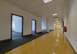 41-44 Kendal Av, London for lease Interior Photo- Image 2 of 4