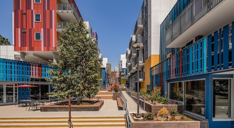 555 N Spring St, Los Angeles, CA à louer - Photo du bâtiment - Image 3 de 15