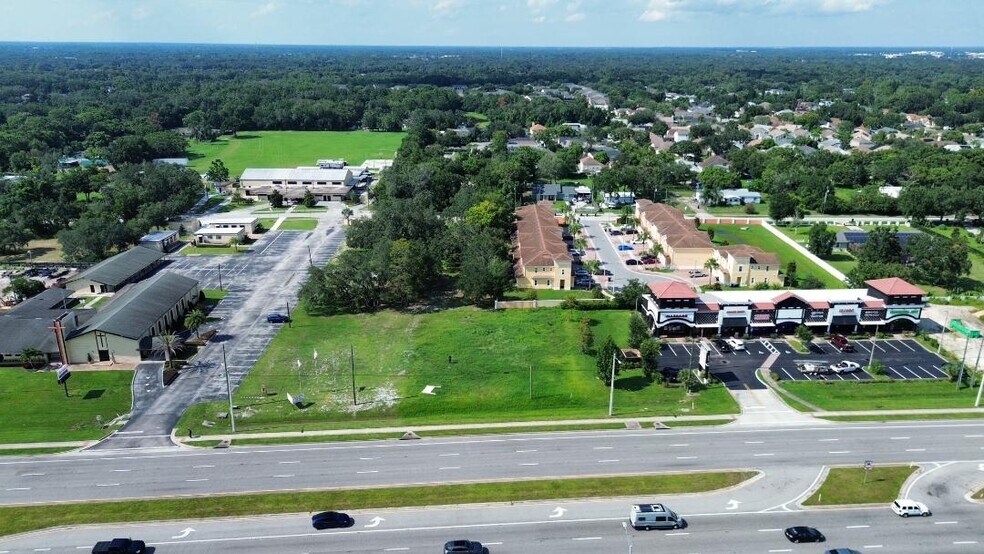 10207 E Colonial Dr, Orlando, FL à vendre - Photo du bâtiment - Image 2 de 7