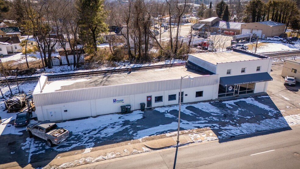 560 W Main St, Abingdon, VA à louer - Aérien - Image 2 de 18