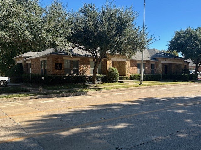 7625 Bellaire Dr S, Fort Worth, TX à louer Photo du bâtiment- Image 1 de 12