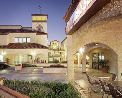 350 N Lantana St, Camarillo, CA for lease - Building Photo - Image 3 of 3