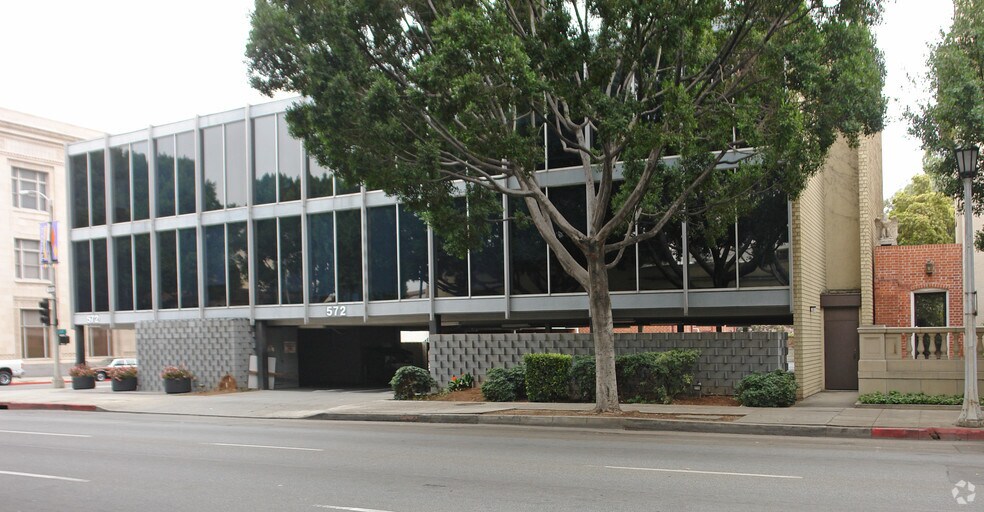 572 E Green St, Pasadena, CA à louer - Photo du bâtiment - Image 2 de 12