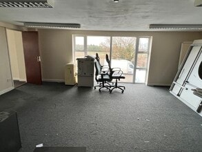 Wises Ln, Borden for lease Interior Photo- Image 2 of 3