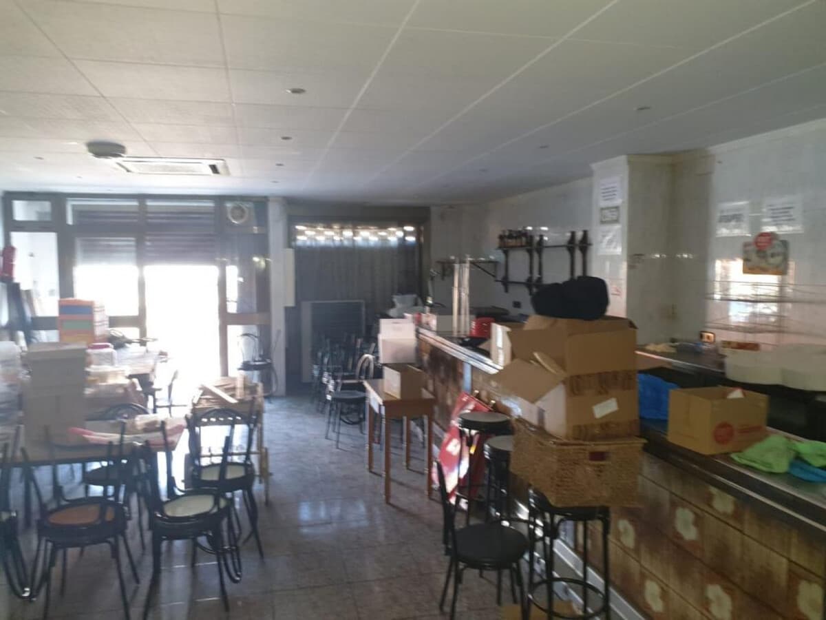 Montcada i Reixac, BAR 08110 - - - Photo intérieure - Image 1 of 8