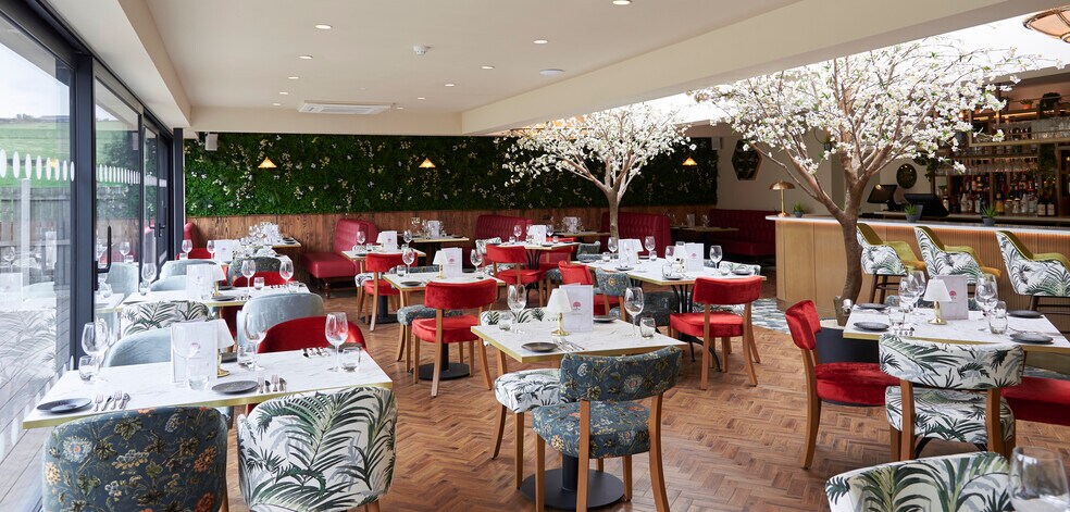 Chorley Rd, Bolton à vendre - Photo du bâtiment - Image 2 de 10