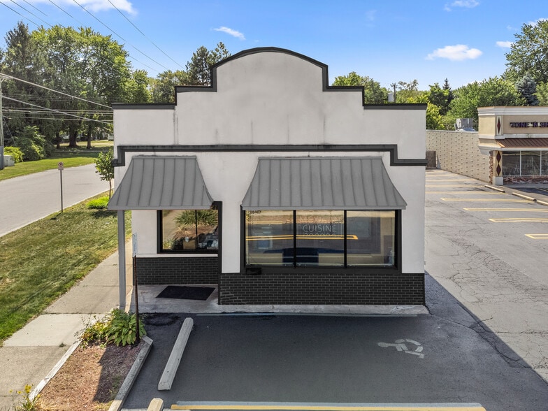 28407 5 Mile Rd, Livonia, MI for lease - Building Photo - Image 2 of 12