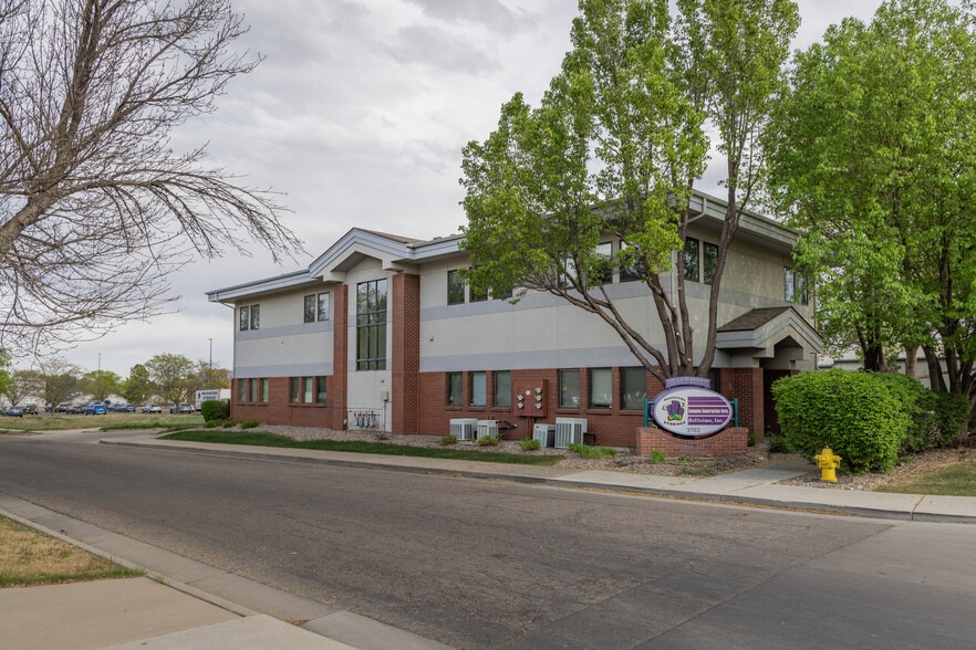 3702 Manhattan Ave, Fort Collins, CO à louer - Photo du bâtiment - Image 2 de 13