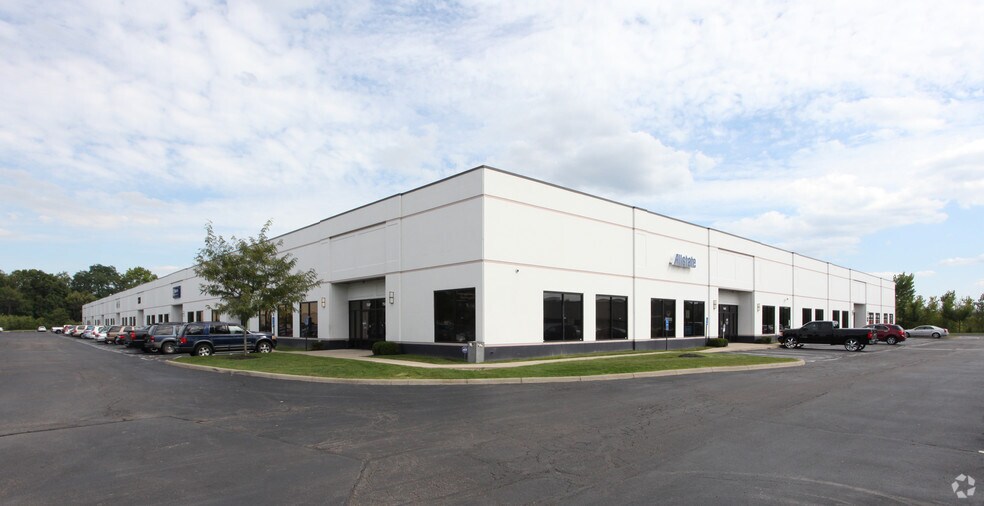 750 Cross Pointe Rd, Gahanna, OH à louer - Photo du bâtiment - Image 2 de 12