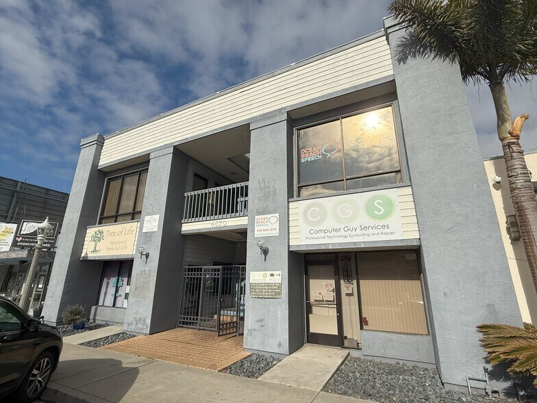 4870 Santa Monica Ave, San Diego, CA à vendre - Photo du bâtiment - Image 2 de 15