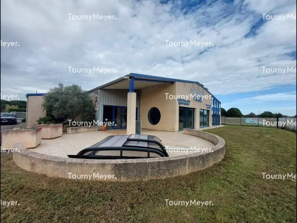 Retail in Cornebarrieu for lease Primary Photo- Image 1 of 13