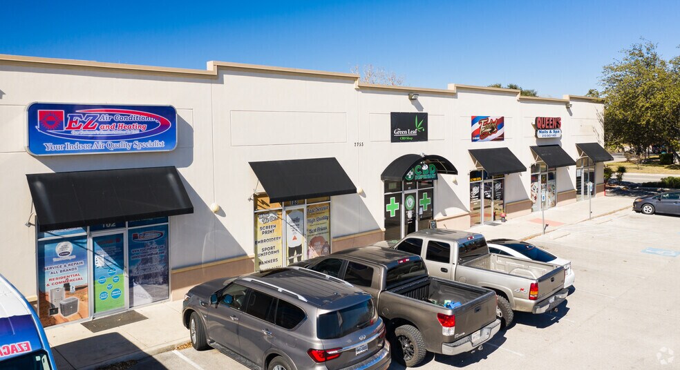 7755 Eckhert Rd, San Antonio, TX à louer - Photo du bâtiment - Image 2 de 3